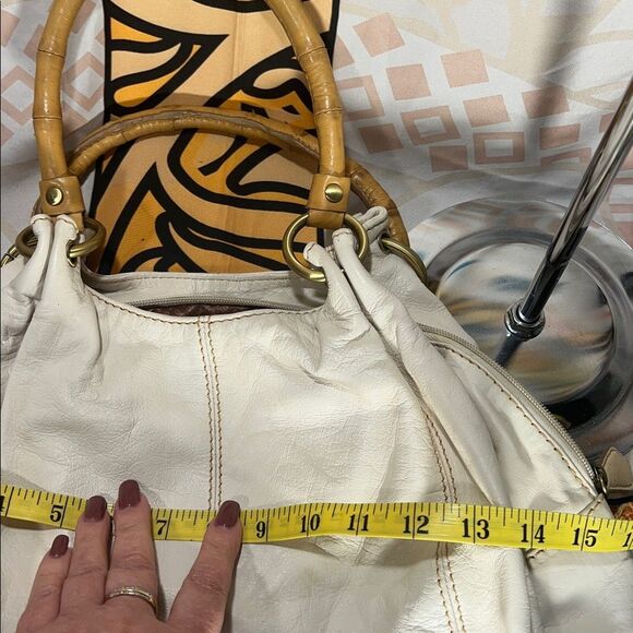 Wilsons Leather Cream Shoulder Bag - Picture 10 of 16